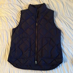 J Crew Navy Quilted Vest Size: Medium, Condition: Like new